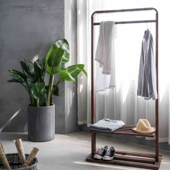 Meet your Posher, Lisa - Picture 1 of 1